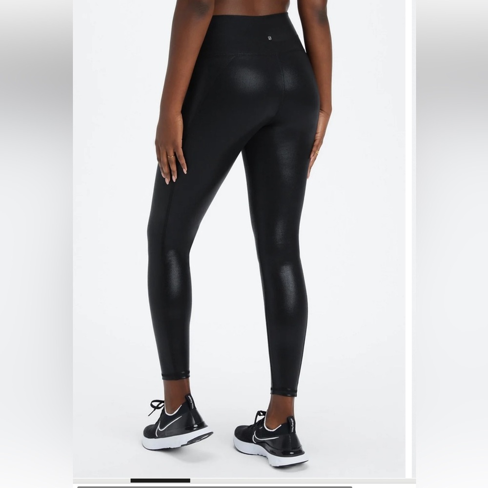 FABLETICS Define PowerHold High-Waist 7/8 Legging in Black Fog Foil Size Medium
